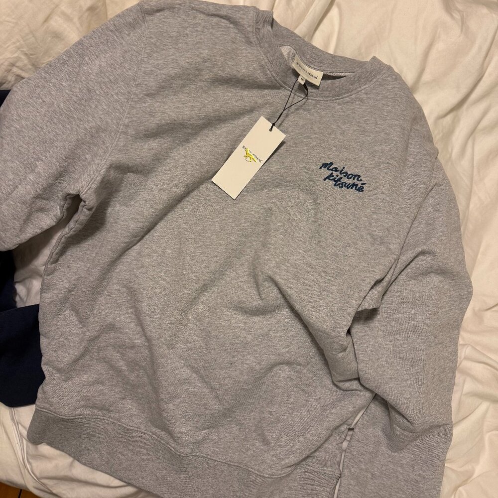 MAISON KITSUNE NWT GRAY HANDWRITING SWEATSHIRT XXL